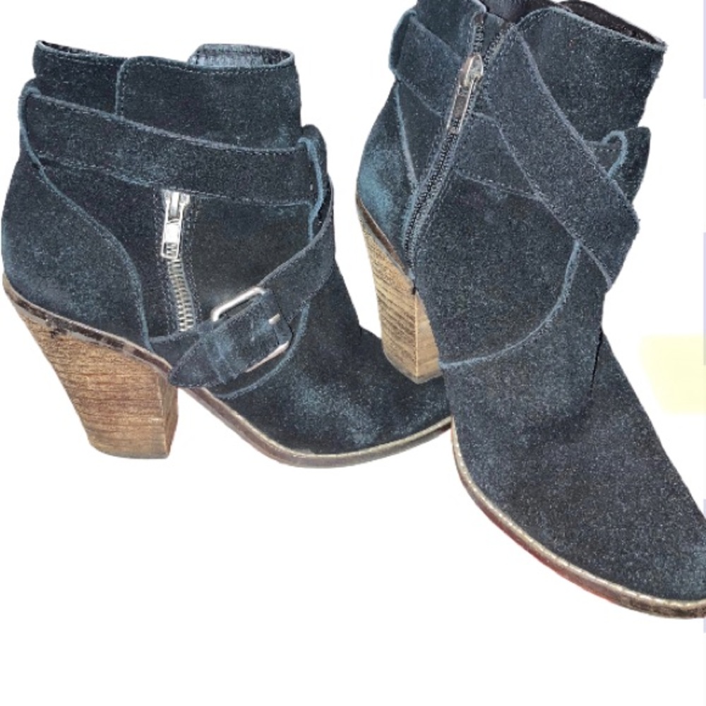 Dolce Vita Black ankle booties sz7.5